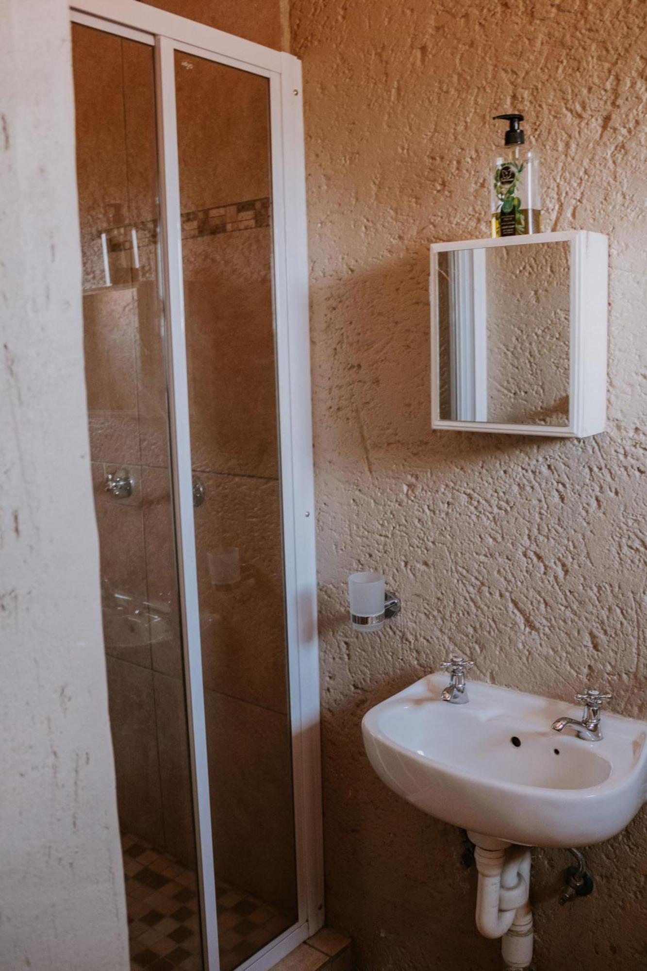 White Linen Guesthouse Tierpoort ภายนอก รูปภาพ