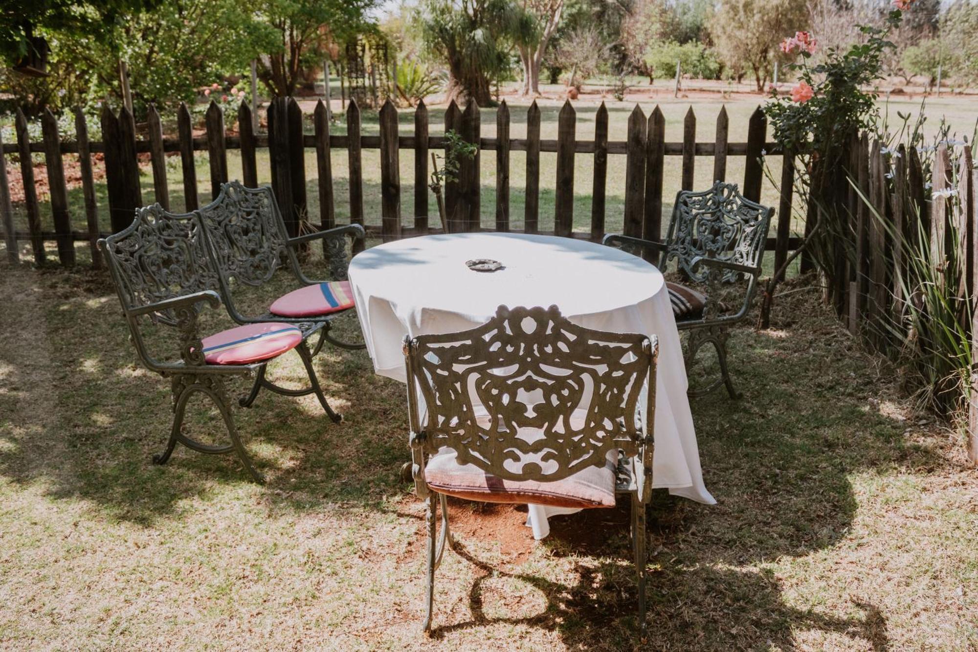 White Linen Guesthouse Tierpoort ภายนอก รูปภาพ