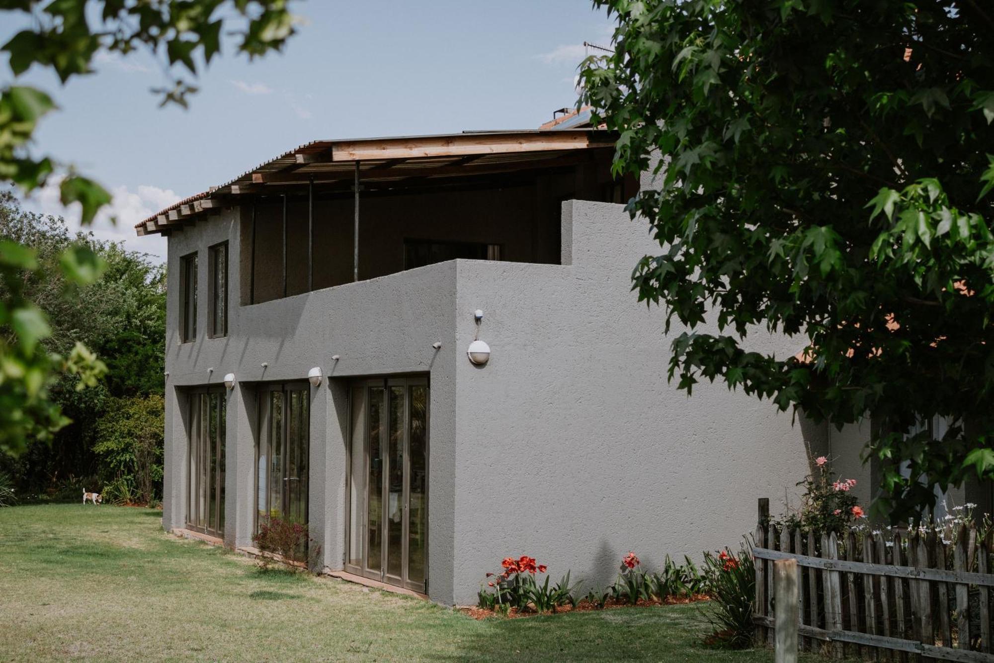White Linen Guesthouse Tierpoort ภายนอก รูปภาพ