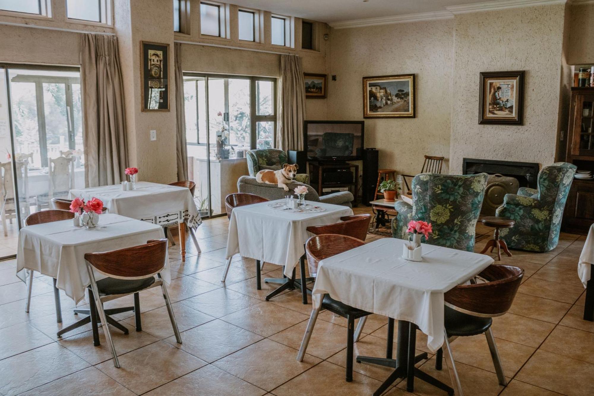 White Linen Guesthouse Tierpoort ภายนอก รูปภาพ