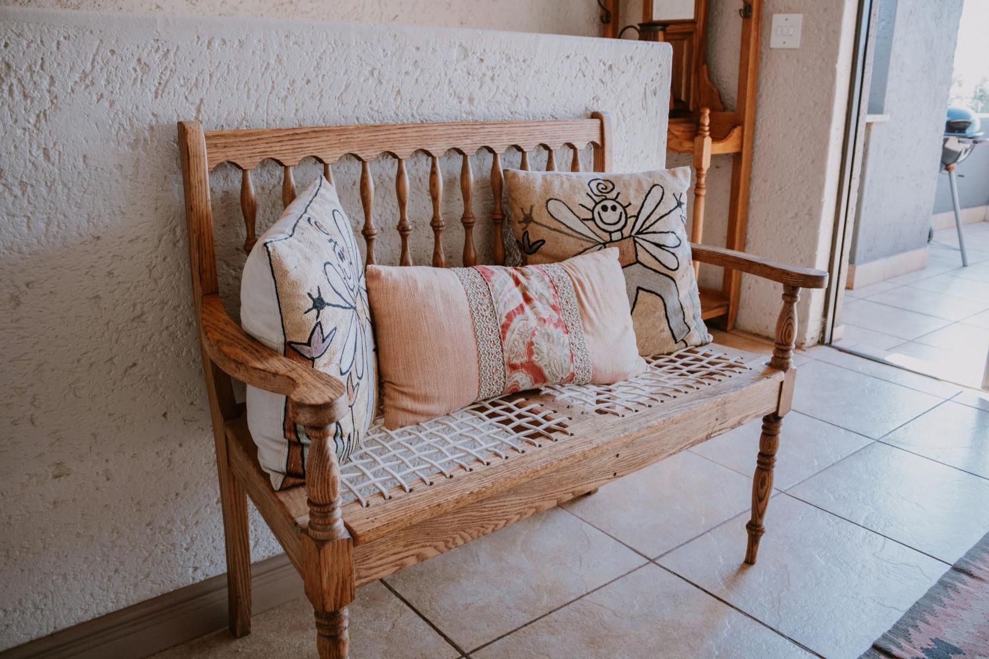 White Linen Guesthouse Tierpoort ภายนอก รูปภาพ