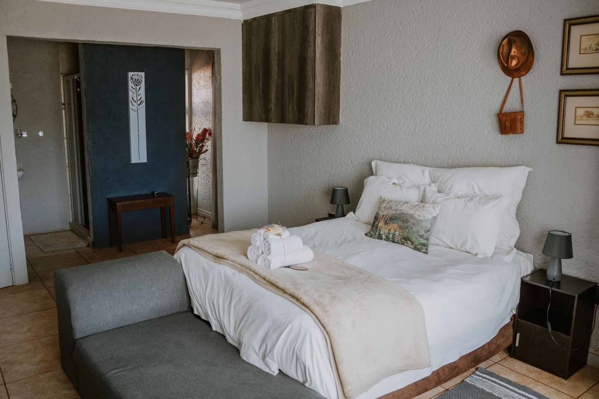 White Linen Guesthouse Tierpoort ภายนอก รูปภาพ