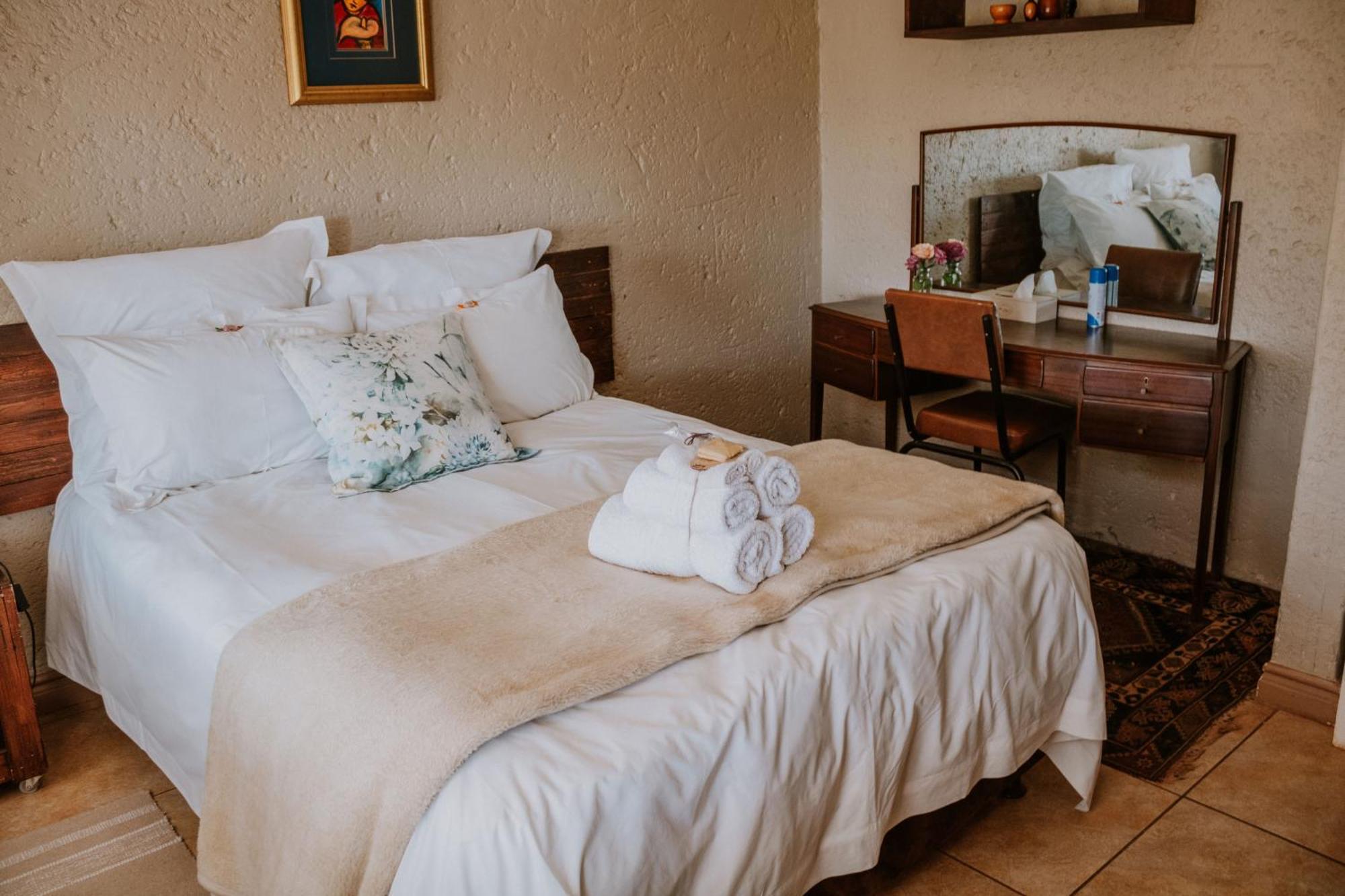 White Linen Guesthouse Tierpoort ภายนอก รูปภาพ